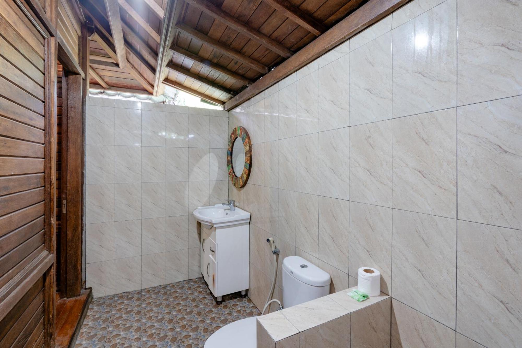 Raira Villas Lembongan Exterior photo